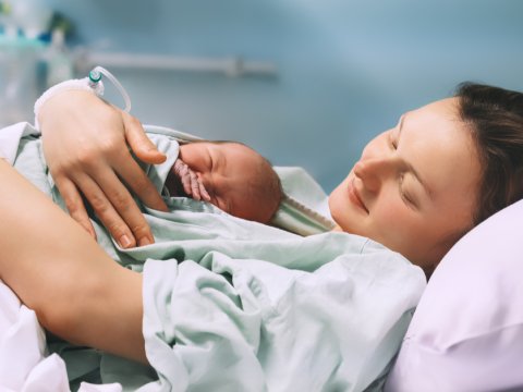 Azərbaycanda doğum zamanı 15 və 50 yaşı olan ANALAR - STATİSTİKA