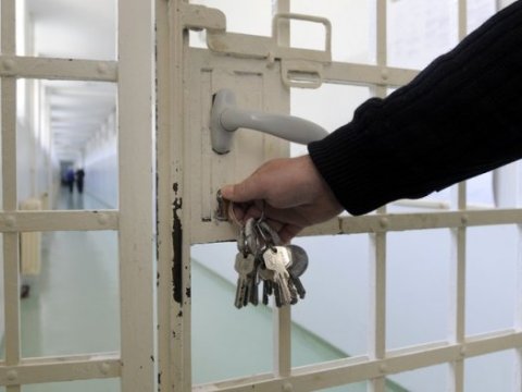 İcra başçısı ilə birgə həbs edilən baş həkim azadlığa çıxdı