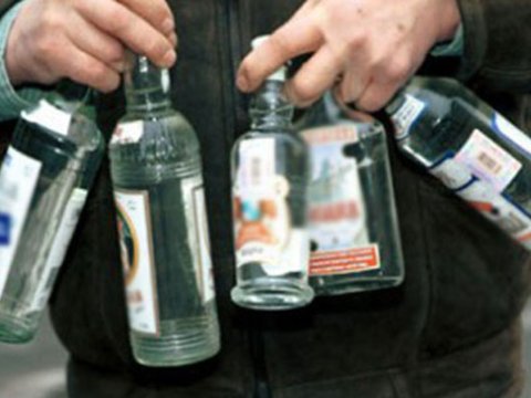 Saxta spirtli içkilər satışda tüğyan edir - TƏHLÜKƏ