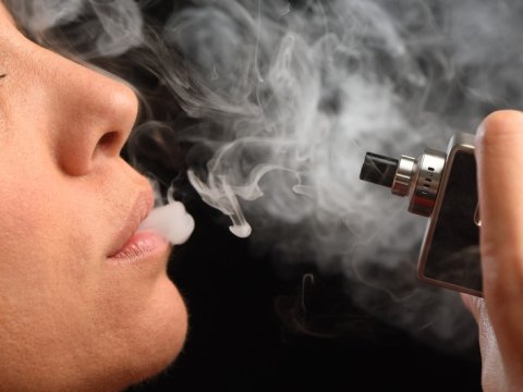 Elektron siqaretlər damarların qocalmasını sürətləndirir