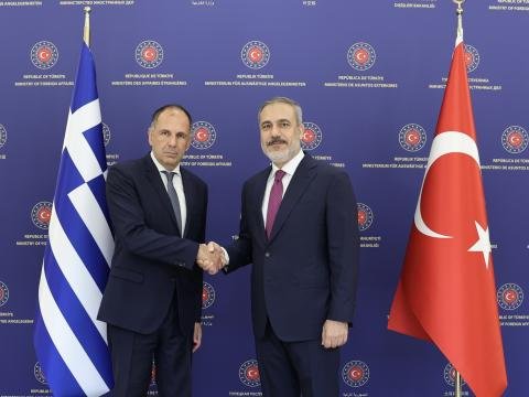 Hakan Fidan Afinaya gedir