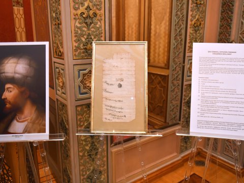 Şah İsmayıl Xətainin fərmanı Bakıda - FOTO