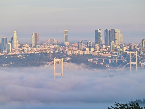 İstanbul dumana büründü: möhtəşəm FOTOLAR