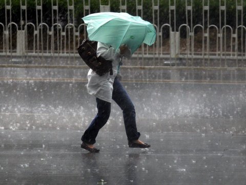 Nazirlik qeyri-sabit hava şəraiti ilə əlaqədar əhaliyə müraciət etdi