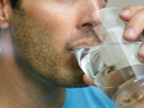 İdmanla məşğul olanların nəzərinə: su içmək vacibdir!