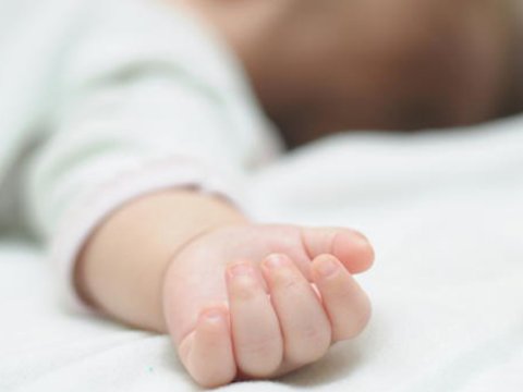 İki yaşlı uşaq qəfil ÖLDÜ