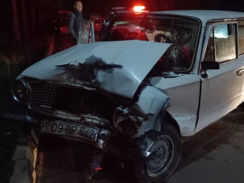 3 maşın toqquşdu, 5 nəfər yaralandı