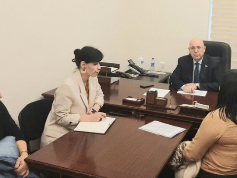 Əhliman Əmiraslanov vətəndaşları qəbul edib -&nbsp;FOTOLAR