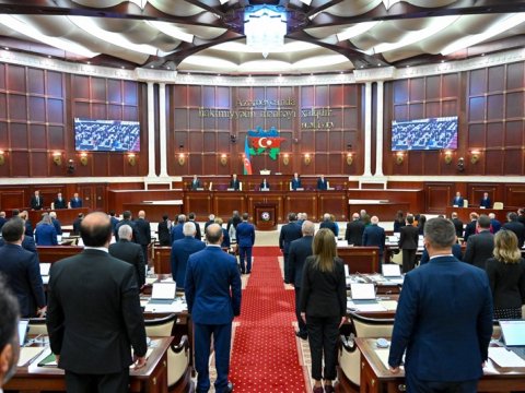 Deputatlar&nbsp;Milli Qəhrəman&nbsp;atasının dəfnində iştirak etməyib? - Qınağa CAVAB VERDİLƏR