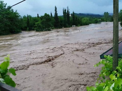 Çaylardan sel keçir -&nbsp;FAKTİKİ HAVA