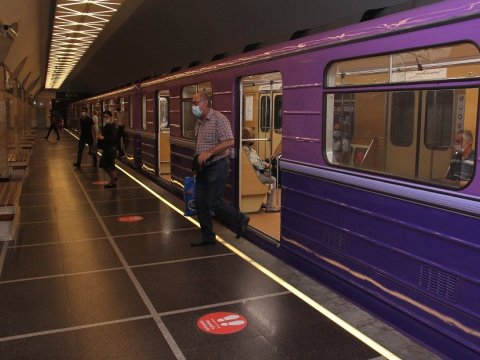 Metroda tüstülənmə: stansiyaya giriş bağlandı, 25 dəqiqə GECİKMƏ