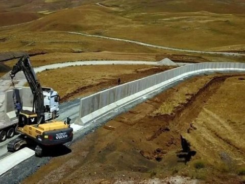 İran Əfqanıstan və Pakistanla sərhəddə DİVAR ÇƏKİR