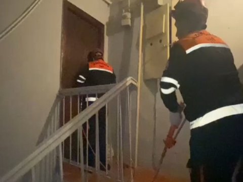 Köməksiz qalan şəxs xilas edildi