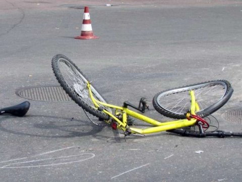 Bakıda maşın velosipedçini vurub öldürdü