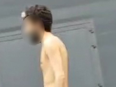 Bakı küçələrində çılpaq gəzdi:&nbsp;tibb müəssisəsinə yerləşdiriləcək - VİDEO