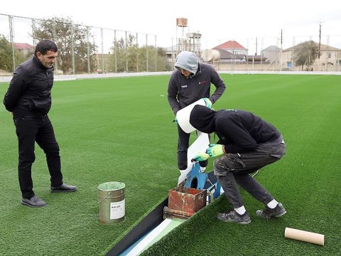 Binədə stadionun süni ot örtüyü dəyişdirildi - FOTO