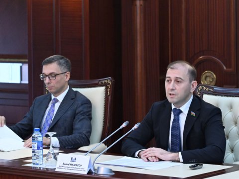 Bu gün parlamentdə nələr müzakirə edildi?