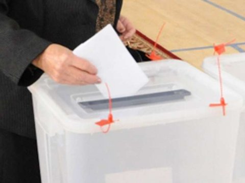 Deputat onlayn seçki TƏKLİF ETDİ