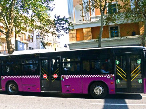 Yağışa görə bu avtobusların hərəkət istiqaməti dəyişdirildi