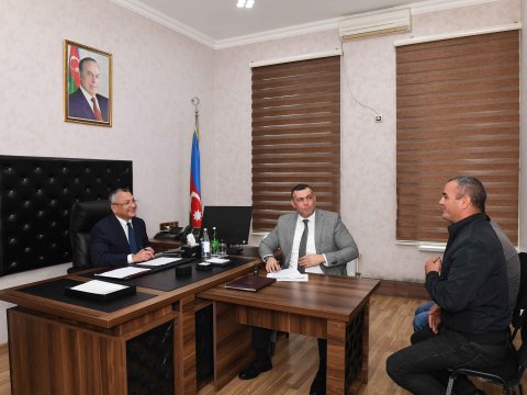 Rövşən Rzayev vətəndaşları qəbul edib - FOTO