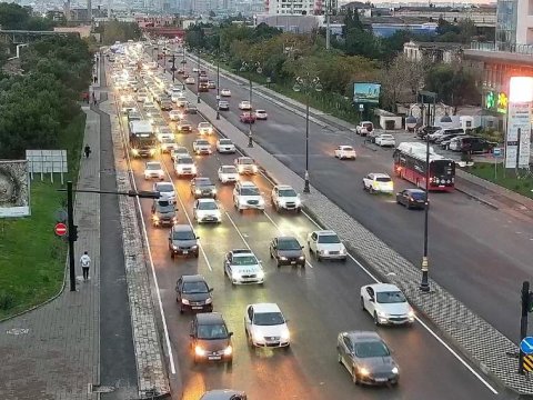 13 yolda tıxac var - SİYAHI