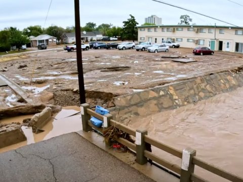 Güclü yağış daşqınlara səbəb oldu:&nbsp;2 ölü