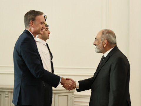 Paşinyan Baydenin xüsusi köməkçisi ilə nələrdən danışdı...