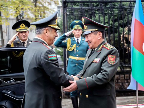 Zakir Həsənov&nbsp;qırğızıstanlı həmkarı ilə görüşdü - FOTO