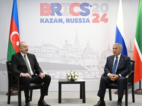 İlham Əliyev Tatarıstanın Rəisi ilə görüşüb