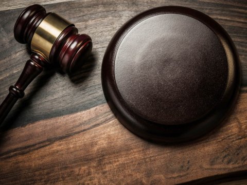 İcra başçısının sabiq müavini hakim qarşısında