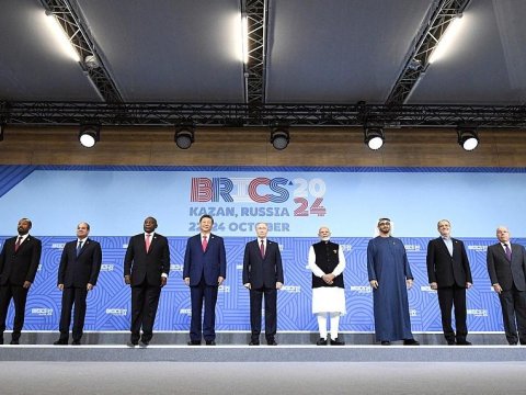 BRICS&nbsp;liderləri hələlik təşkilata yeni üzvləri qəbul etməmək qərarı VERDİLƏR