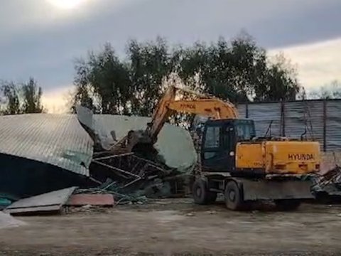 Ağcəbədidə vətəndaşın hasarı söküldü - VİDEO