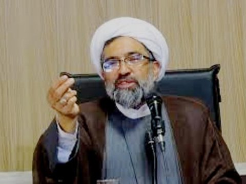 İranda cümə imamı güllələndi