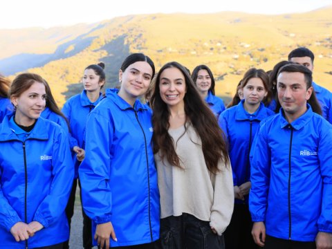 Leyla Əliyeva Lerikdə ağacəkmə aksiyasında - FOTO