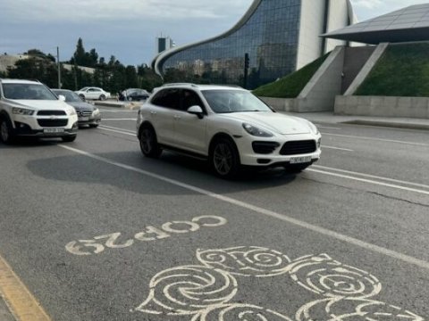 Bəzi küçə və prospektlərdə maşınların hərəkət istiqaməti dəyişdirilir