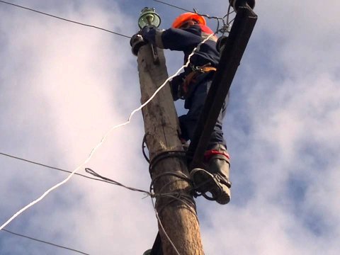 "Azərişıq"ın əməkdaşını cərəyan vurub öldürdü