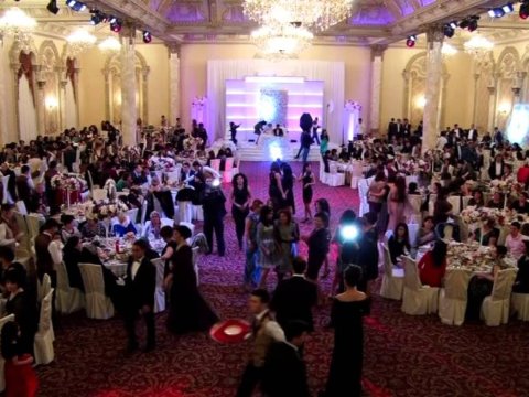 42 yaşlı qadın toyda ÖLDÜ