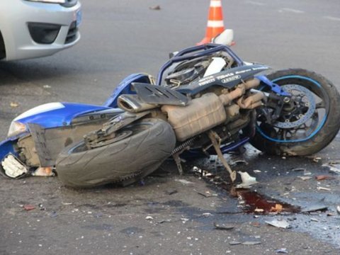 "BMW" motosikleti vurdu: azyaşlı xəsarət aldı