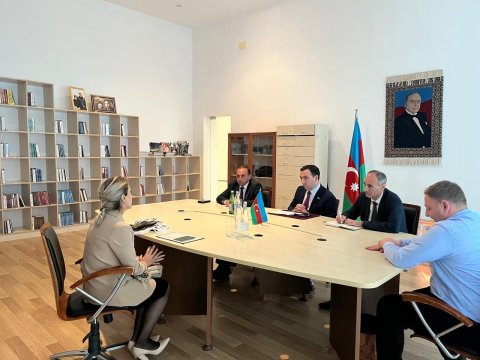 Deputat Mahir Süleymanlı vətəndaşları qəbul etdi