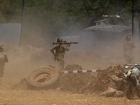 &ldquo;Hizbullah&rdquo; İsrail hərbi bazalarını atəşə tutdu