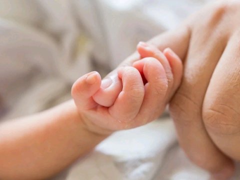 24 yaşlı qadın doğuşdan sonra ÖLDÜ