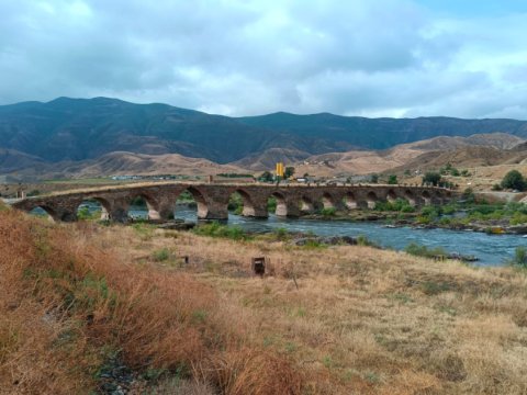 Dünya səyyahlarının Xudafərin körpüsünə səfəri başlayıb