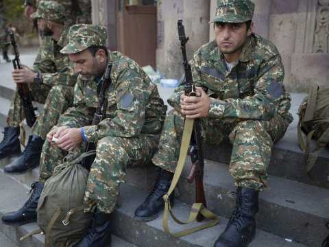 Ermənistan hərbi xərclərini artırır