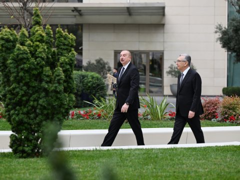 Prezident Bakıda yeni salınan parkda - FOTOLAR