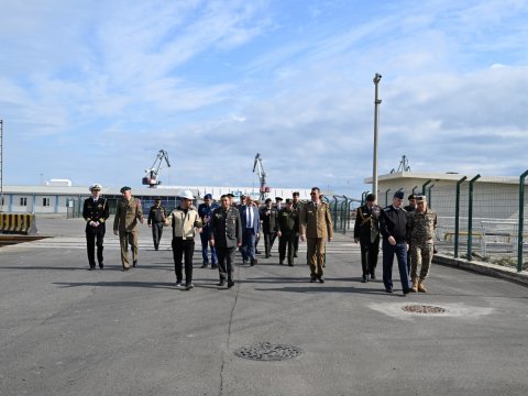Hərbi attaşelər Bakı Beynəlxalq Dəniz Ticarəti Limanında