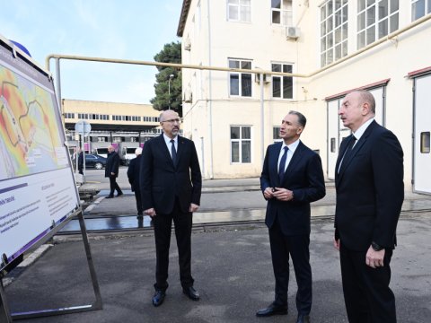 Prezident yeni nəsil metro qatarları ilə tanış oldu&nbsp;- FOTO