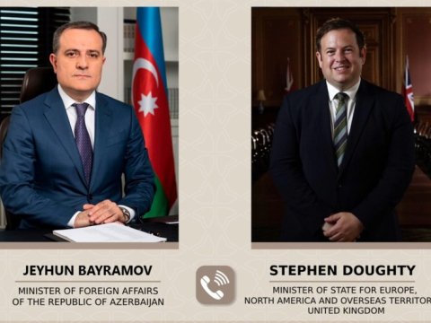 Ceyhun Bayramov britaniyalı nazirlə sülhdən danışdı