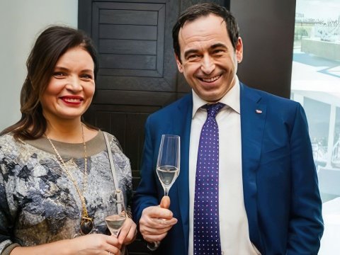 Daha bir milyarder Rusiyadan GETDİ