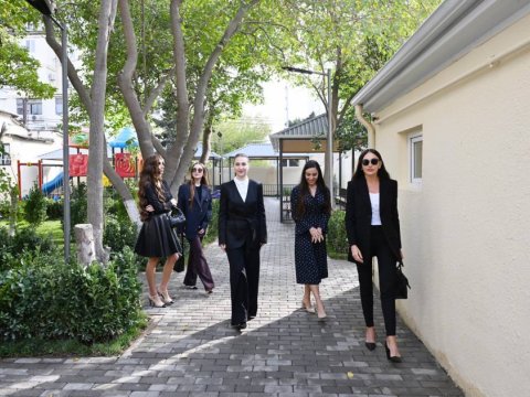 Mehriban Əliyeva qızları və gəlini ilə&nbsp;AÇILIŞDA