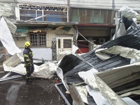 Qasırğa 3 nəfərin həyatına son qoydu - Qorxulu görüntülər